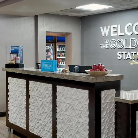 Hampton Inn & Suites Palm Desert-2